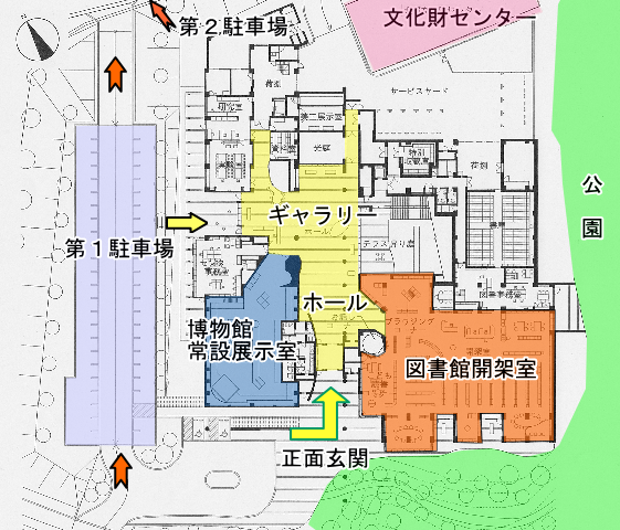 施設内のギャラリーやホール、図書館開架室の配置を示した案内図