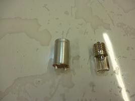 二つの点灯管が写っている写真