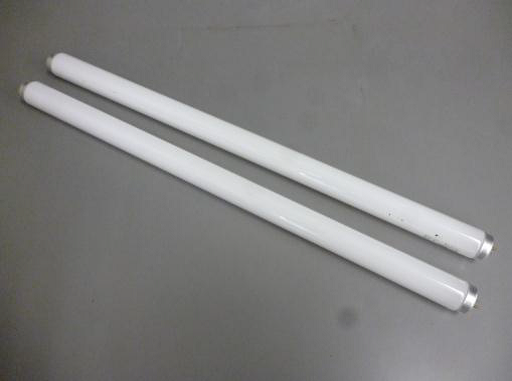 直管型の蛍光管が写っている写真