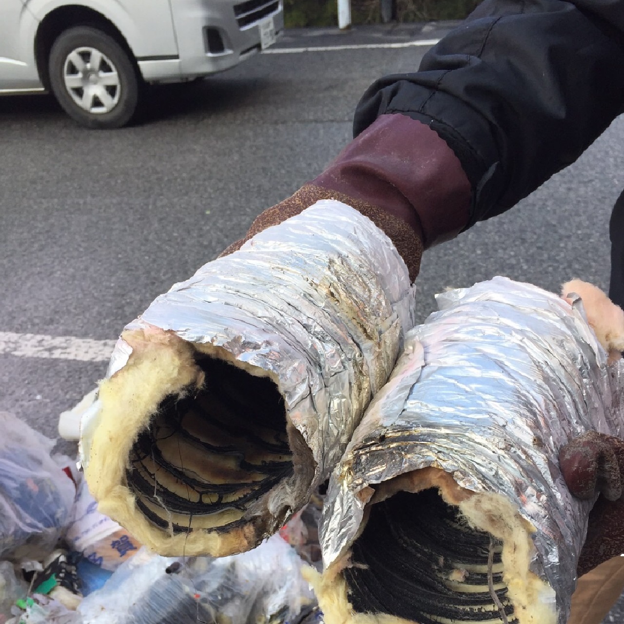 その他に燃え移ってしまったゴミが写っている写真